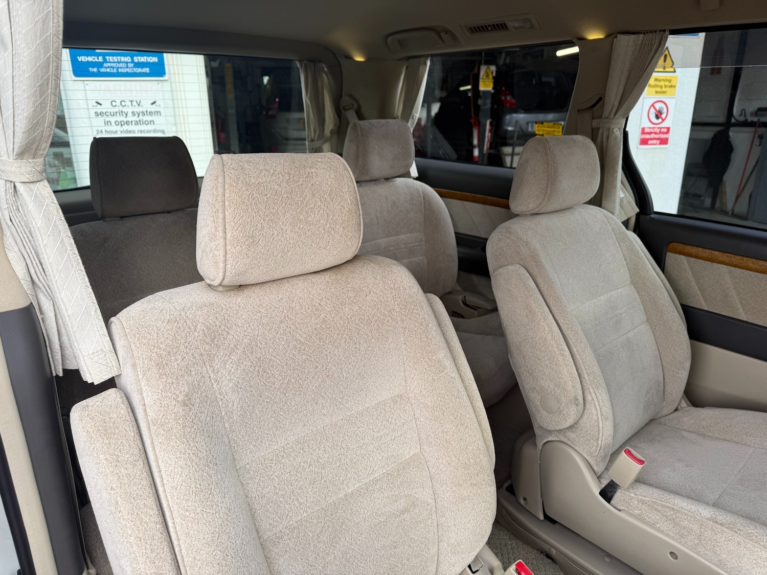 Used Toyota Alphard 2017 for sale - 77530215: Photo 8