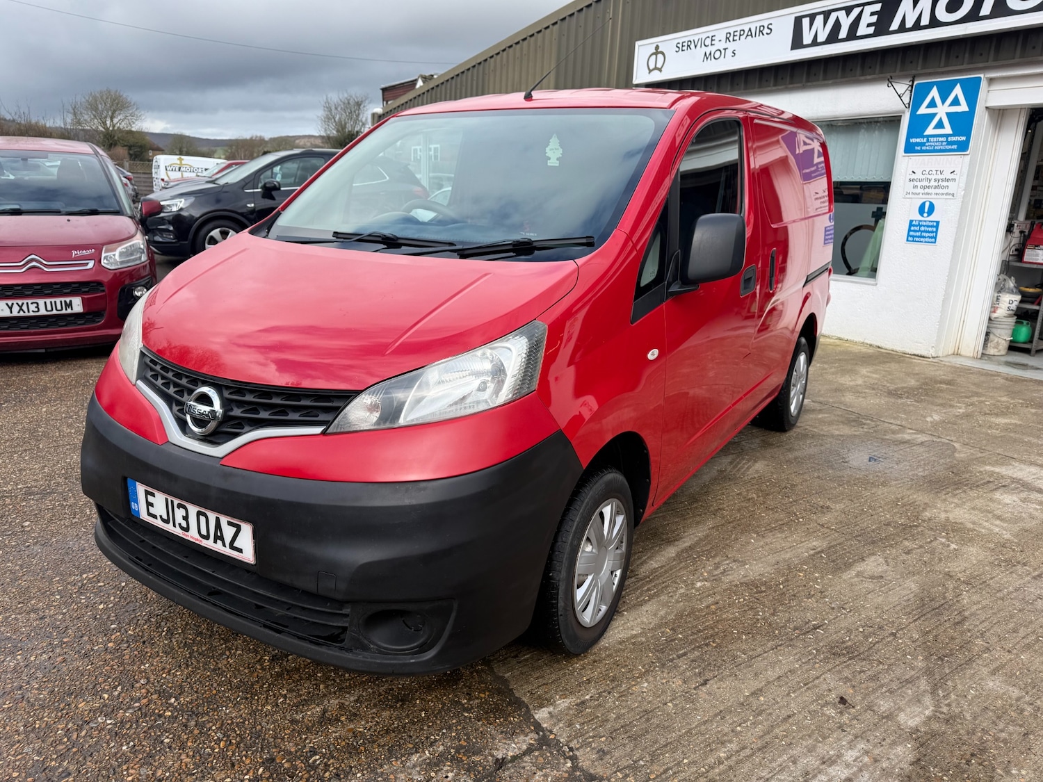 Used Nissan NV200 2013 for sale - 77530332: Photo 2