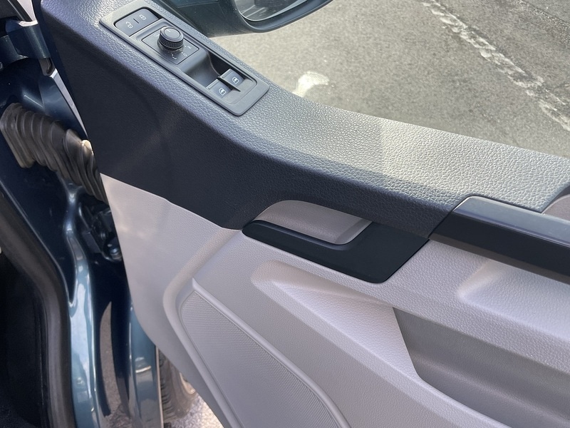 Used Volkswagen Transporter 2017 for sale - 77137324: Photo 18