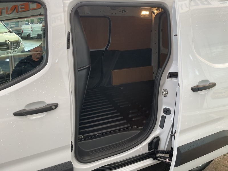 Used Toyota ProAce 2023 for sale - 77137344: Photo 23