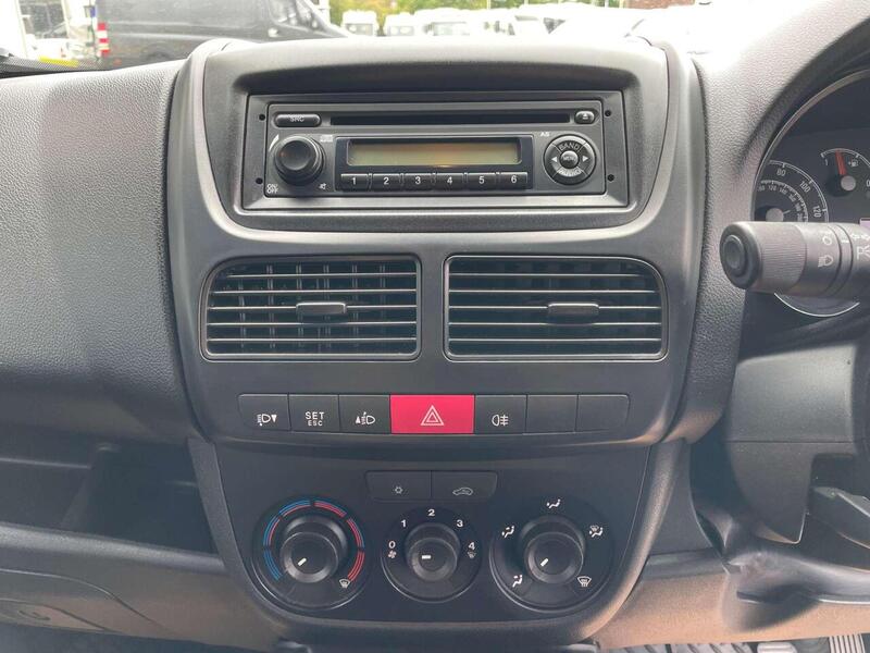 Used Vauxhall Combo 2013 for sale - 77137296: Photo 14