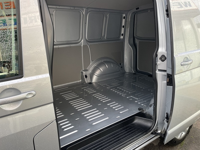 Used Volkswagen Transporter 2018 for sale - 77137348: Photo 24