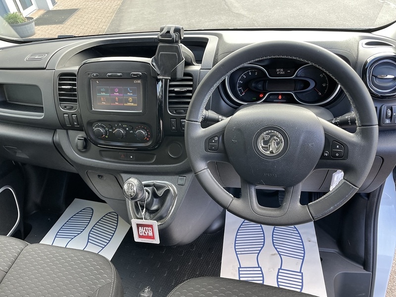 Used Vauxhall Vivaro 2017 for sale - 77137254: Photo 17