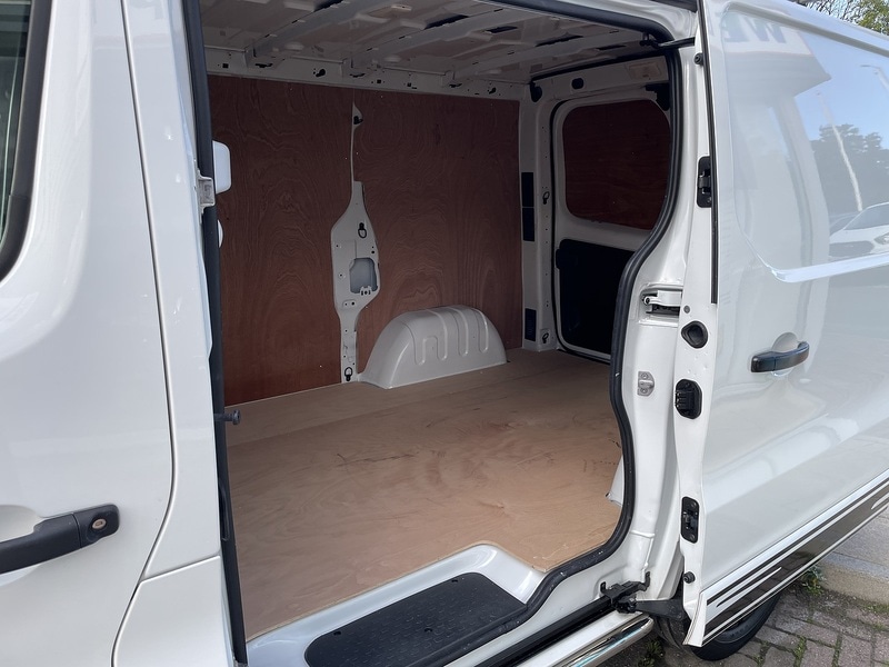 Used Vauxhall Vivaro 2017 for sale - 77137254: Photo 30