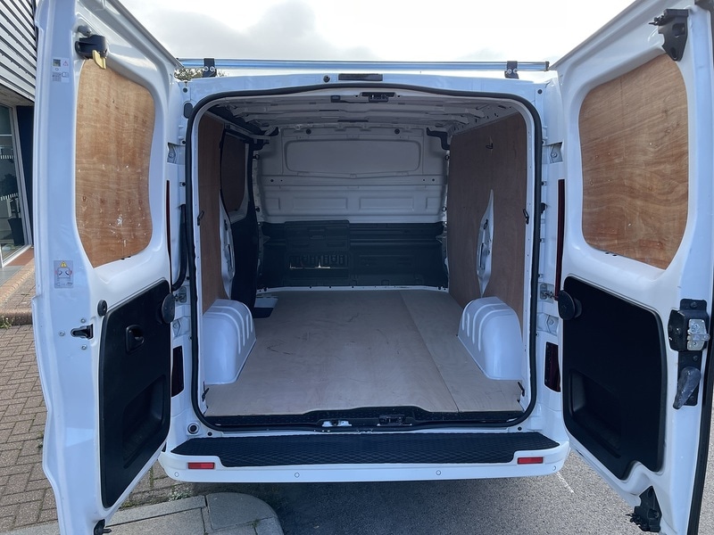 Used Vauxhall Vivaro 2017 for sale - 77137254: Photo 33