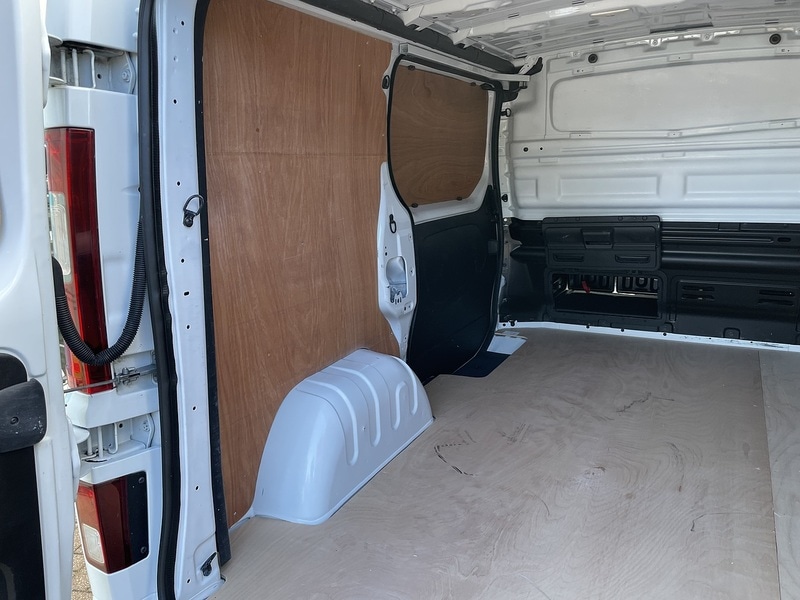 Used Vauxhall Vivaro 2017 for sale - 77137254: Photo 34