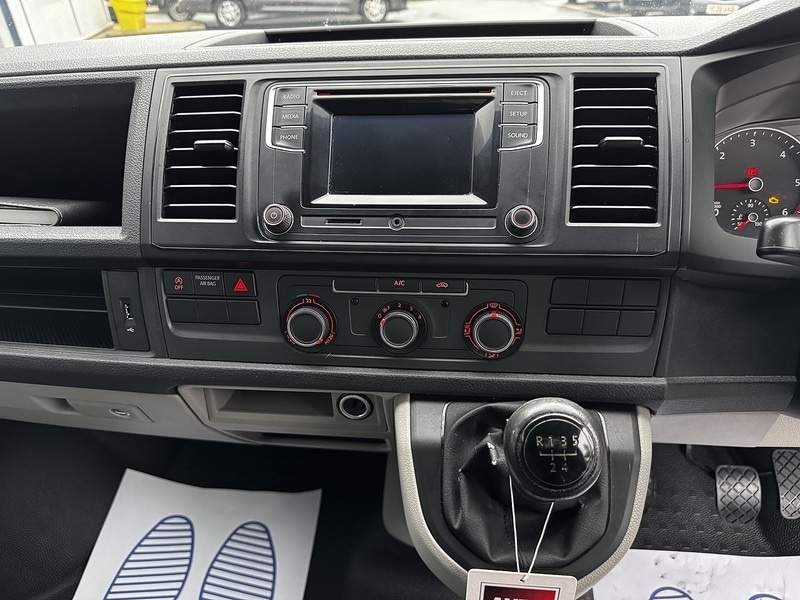 Used Volkswagen Transporter 2018 for sale - 77850881: Photo 12