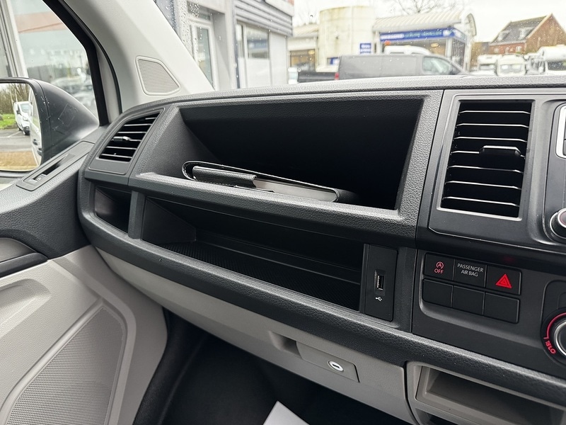 Used Volkswagen Transporter 2018 for sale - 77850881: Photo 15