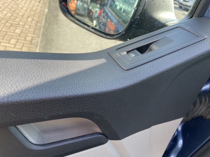 Used Volkswagen Transporter 2017 for sale - 77137337: Photo 20