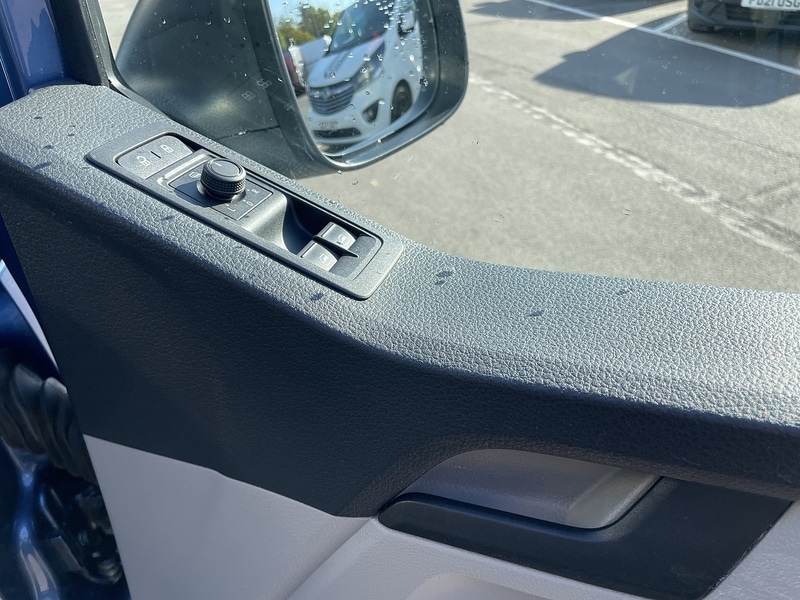 Used Volkswagen Transporter 2017 for sale - 77137337: Photo 27