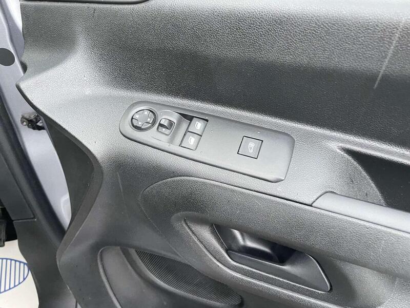 Used Vauxhall Combo 2019 for sale - 77137275: Photo 24