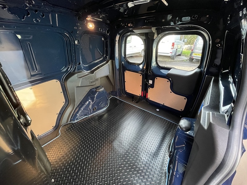 Used Ford Transit Courier 2019 for sale - 77162035: Photo 22