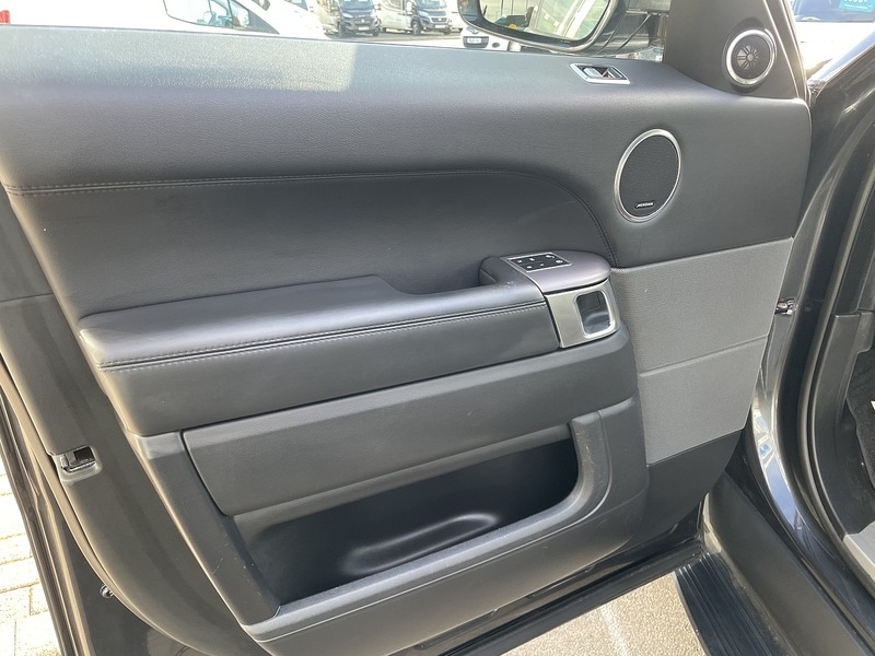 Used Land Rover Range Rover Sport 2019 for sale - 77137320: Photo 31