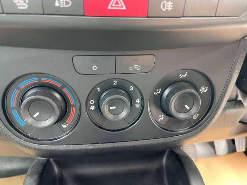 Used Vauxhall Combo 2017 for sale - 77137265: Photo 15