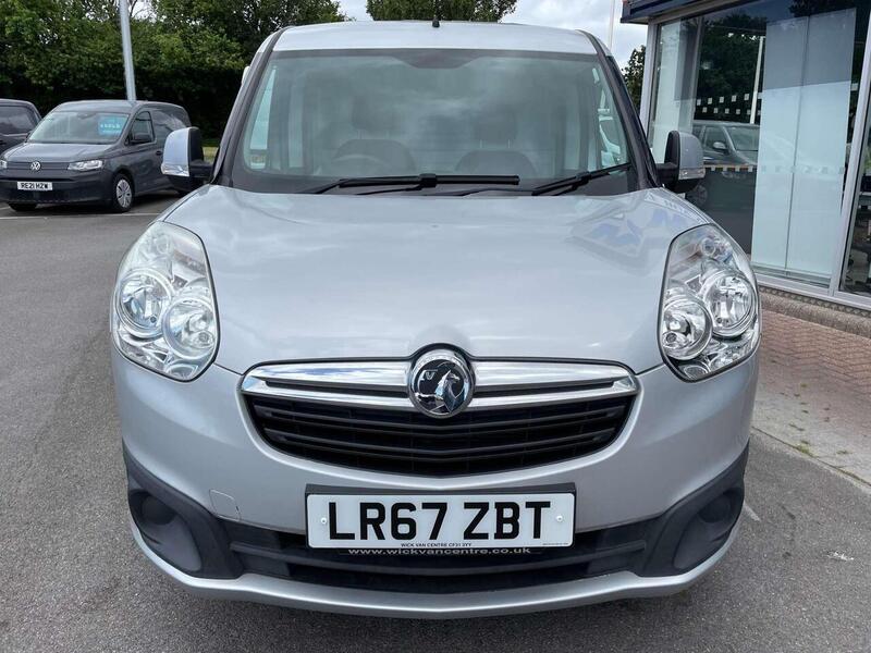 Used Vauxhall Combo 2017 for sale - 77137265: Photo 3