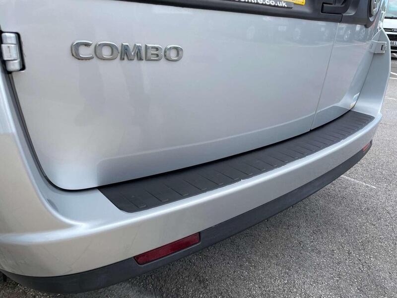 Used Vauxhall Combo 2017 for sale - 77137265: Photo 9