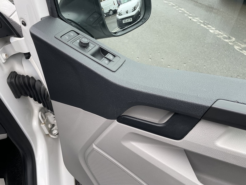 Used Volkswagen Transporter 2018 for sale - 77409177: Photo 19