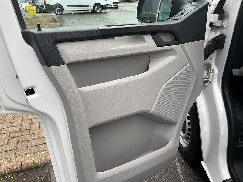 Used Volkswagen Transporter 2018 for sale - 77409177: Photo 21