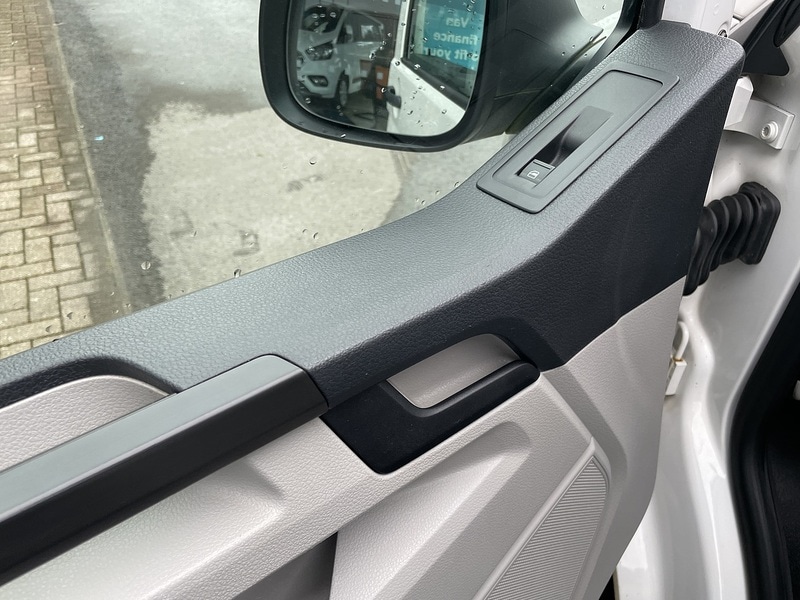 Used Volkswagen Transporter 2018 for sale - 77409177: Photo 22