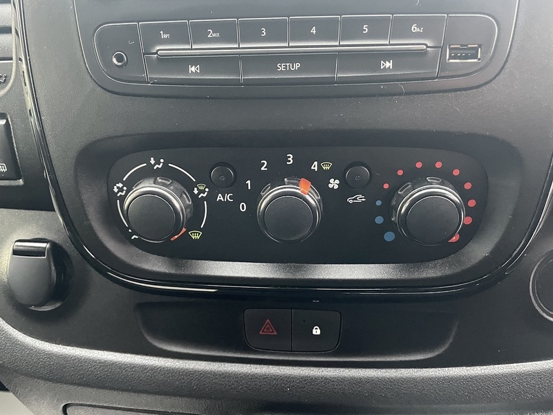 Used Vauxhall Vivaro 2016 for sale - 77137289: Photo 21