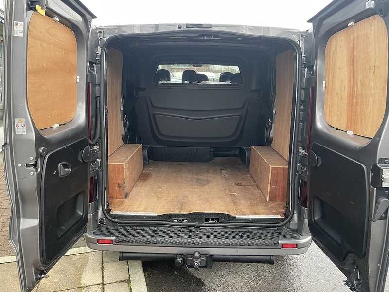 Used Vauxhall Vivaro 2016 for sale - 77137289: Photo 29