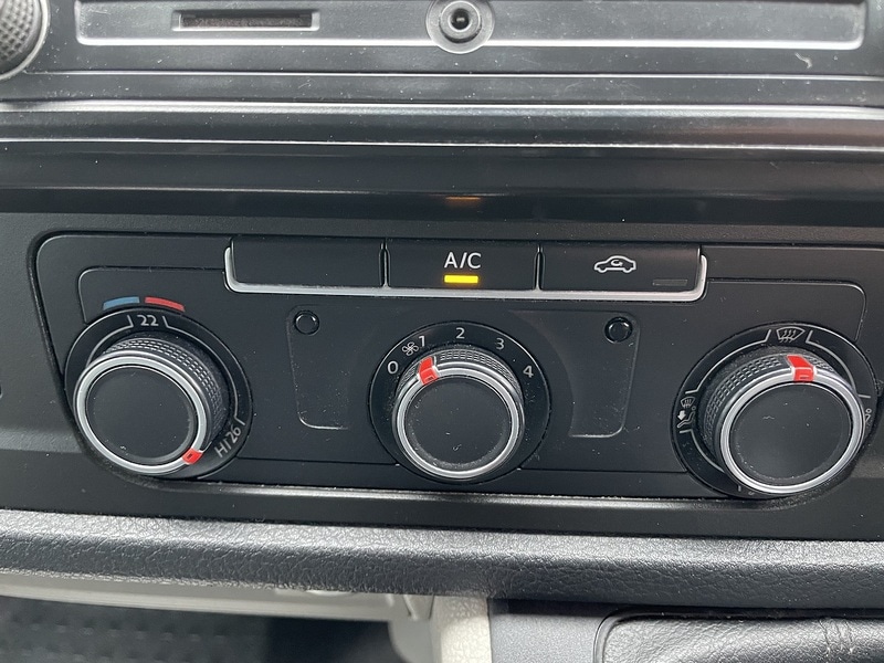 Used Volkswagen Transporter 2016 for sale - 77137305: Photo 20