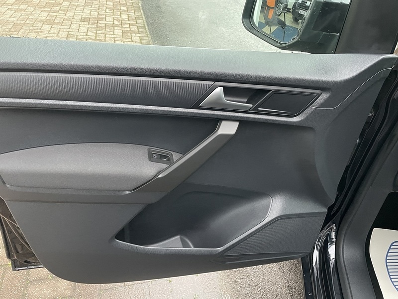 Used Volkswagen Caddy Maxi Life 2018 for sale - 77137286: Photo 23