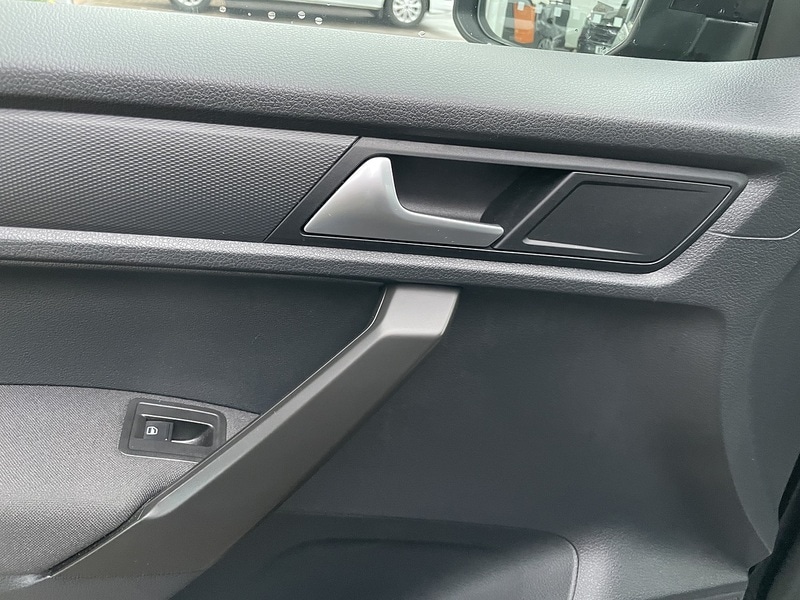 Used Volkswagen Caddy Maxi Life 2018 for sale - 77137286: Photo 24