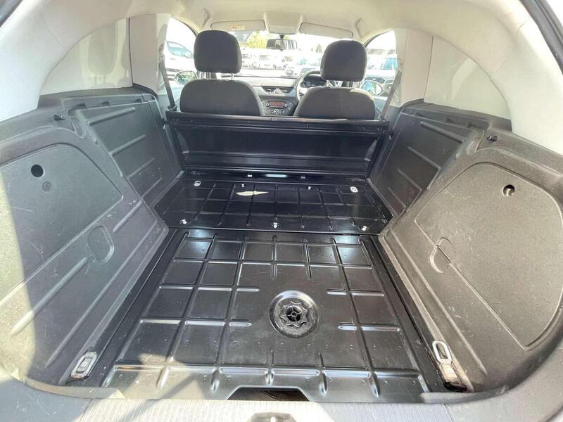 Used Vauxhall Corsa 2015 for sale - 77137268: Photo 17