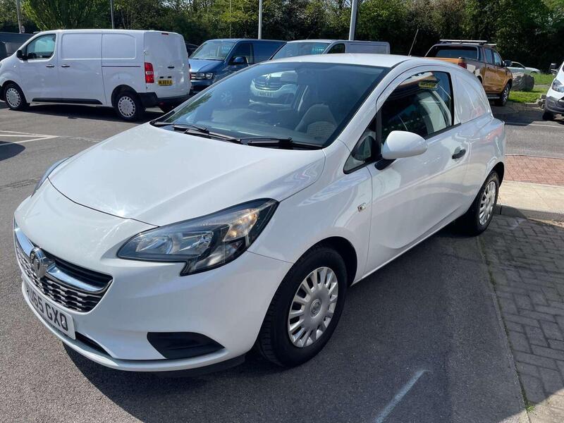 Used Vauxhall Corsa 2015 for sale - 77137268: Photo 4
