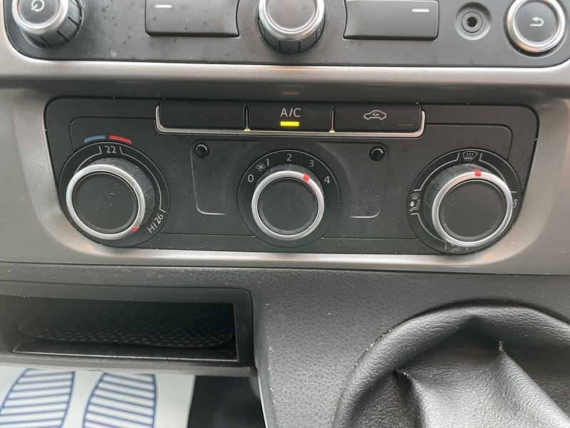 Used Volkswagen Transporter 2014 for sale - 77288670: Photo 18