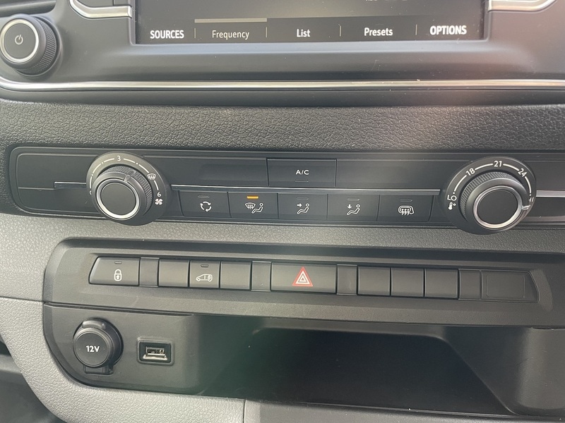 Used Vauxhall Vivaro 2019 for sale - 77137326: Photo 19