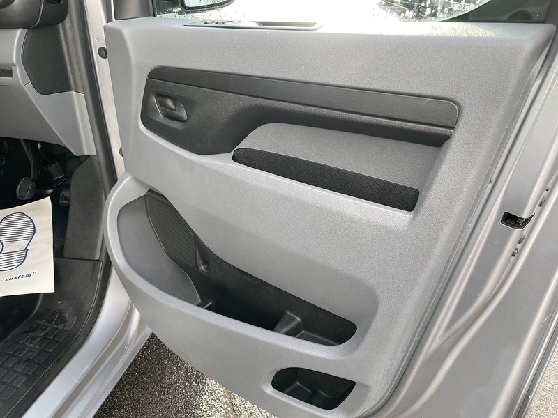 Used Vauxhall Vivaro 2019 for sale - 77137326: Photo 20