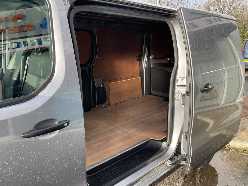 Used Vauxhall Vivaro 2019 for sale - 77137326: Photo 27