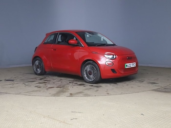 2022 (22) - 70kW Red 24kWh 3dr Auto