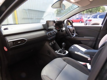 Used Dacia Sandero Stepway 2023 for sale - 79462360: Photo