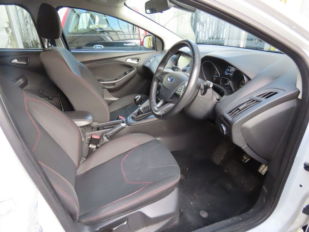 Used Ford Focus 2015 for sale - 77563790: Photo 3