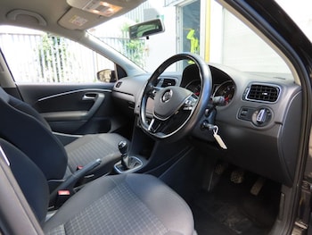 Used Volkswagen Polo 2016 for sale - 79160033: Photo