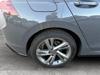 Used Volkswagen Golf 2020 for sale - 79089772: Photo