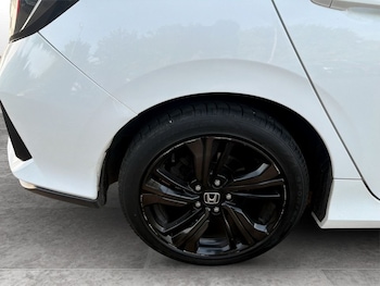 Used Honda Civic 2017 for sale - 79384728: Photo