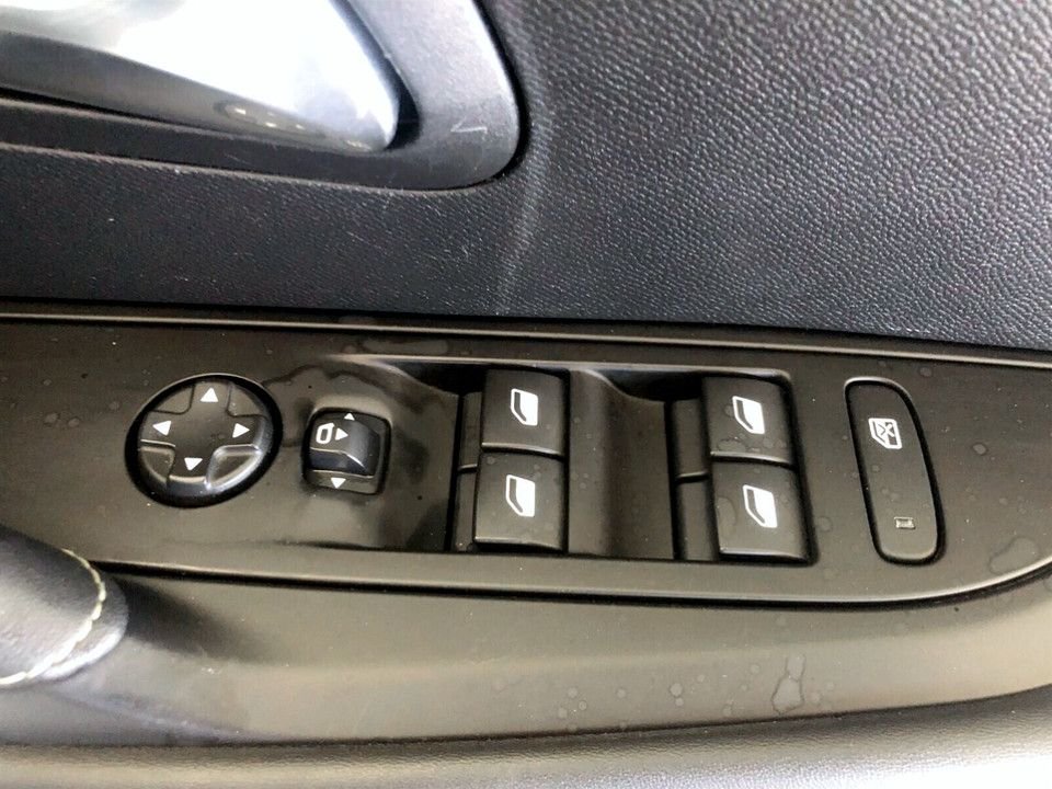 Used Peugeot 208 2022 for sale - 77258236: Photo 16