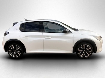 Used Peugeot 208 2022 for sale - 77258236: Photo