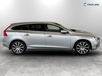 Used Volvo V60 2017 for sale - 78729698: Photo