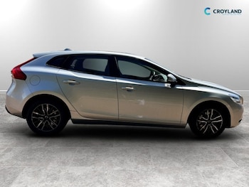 Used Volvo V40 2017 for sale - 78786036: Photo