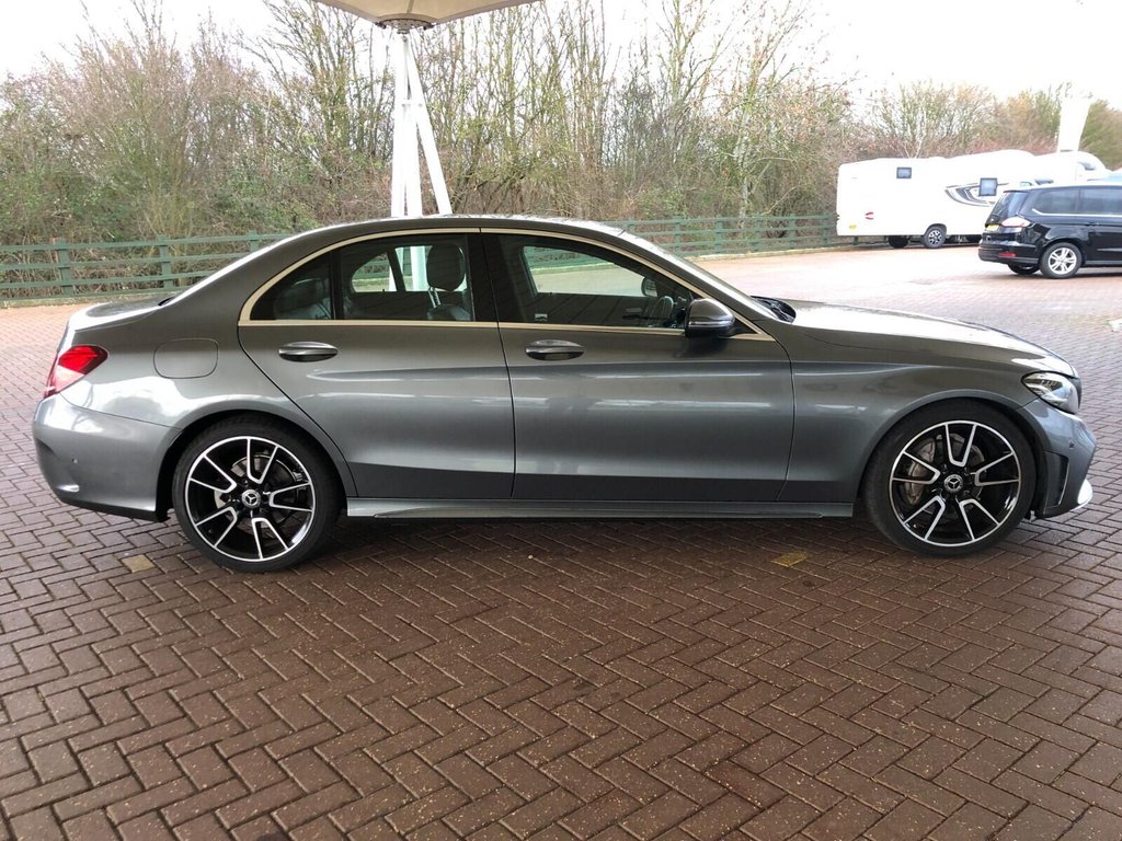 Used Mercedes-Benz C Class 2018 for sale - 77258212: Photo 2