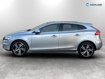 Used Volvo V40 2018 for sale - 79494060: Photo