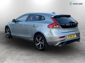 Used Volvo V40 2018 for sale - 79494060: Photo