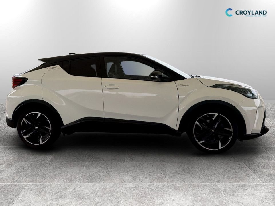 Used Toyota C-HR 2022 for sale - 77850215: Photo 2