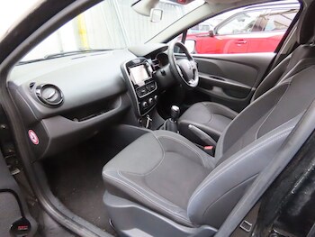 Used Renault Clio 2017 for sale - 77826731: Photo