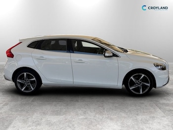Used Volvo V40 2016 for sale - 79009412: Photo